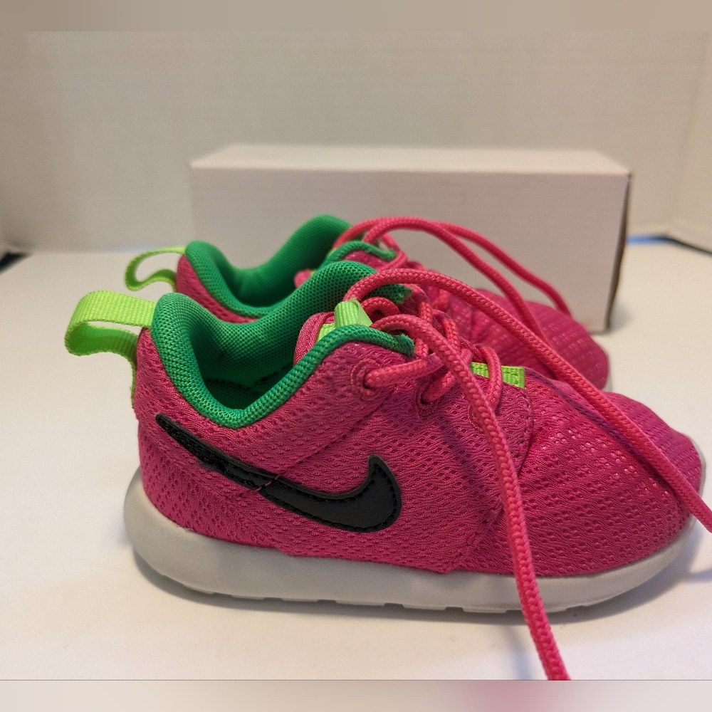 Nike pink and green lace up toddler sz 6